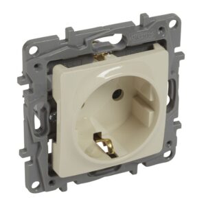Priză simplă Legrand Niloe fără ramă 16A 250V crem